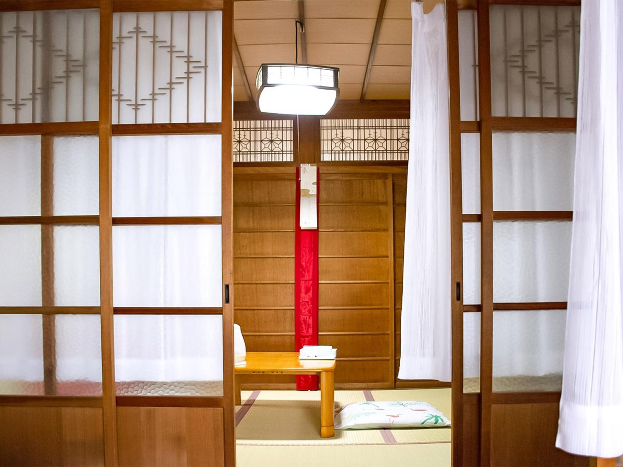 Guest Cafe Kuchikumano Hotel Kamitondacho Екстериор снимка